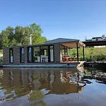 Hausboot Nordseekueste Båthotell *