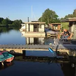 Hausboot Nordseeküste Hotel en barco *