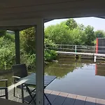 Hausboot Nordseeküste Hotel en barco Wilhelmshaven
