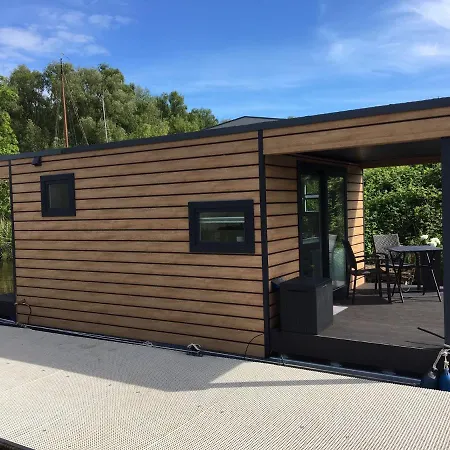 Hausboot Nordseekueste Вильгельмсхафен