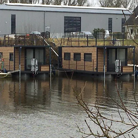 Hausboot Nordseekueste * فيلهلمسهافن