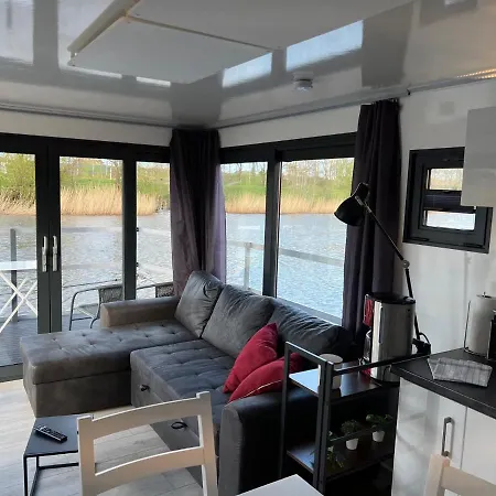 Ботель Hausboot Nordseekueste Вильгельмсхафен