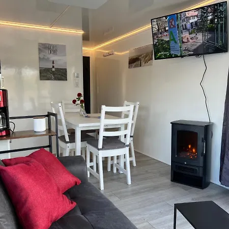 Hausboot Nordseekueste * فيلهلمسهافن