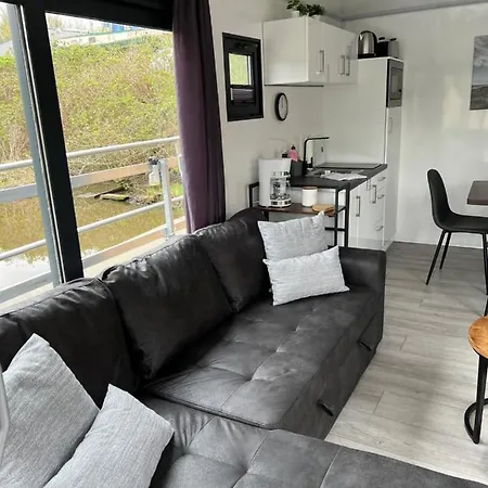 Hausboot Nordseekueste Bateau-hôtel