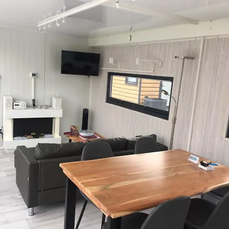 Hausboot Nordseekueste Bateau-hôtel