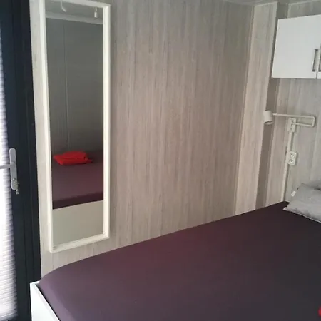 Hotel na wodzie Hausboot Nordseekueste Wilhelmshaven