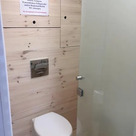 Hausboot Nordseekueste 보트호텔