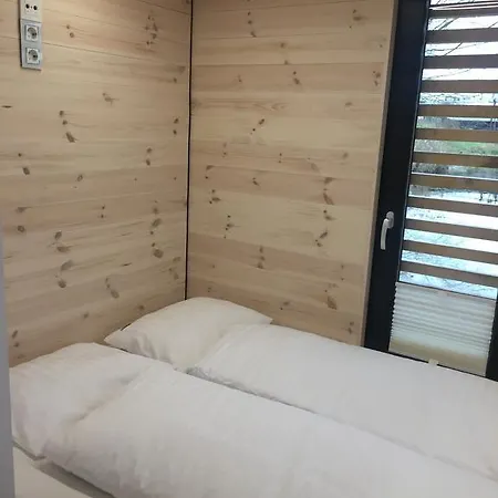 Hausboot Nordseekueste Hotel na wodzie
