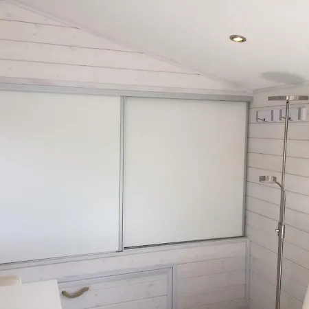 Hausboot Nordseekueste 보트호텔 빌헬름스하펜