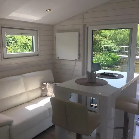 Hausboot Nordseekueste * 빌헬름스하펜