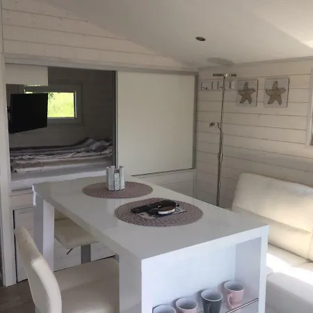Hotel na wodzie Hausboot Nordseekueste Wilhelmshaven