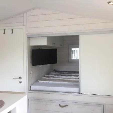 Hausboot Nordseekueste 보트호텔 빌헬름스하펜