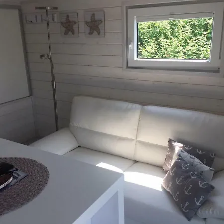 Hausboot Nordseekueste Вильгельмсхафен