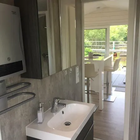 Hausboot Nordseekueste * Вильгельмсхафен