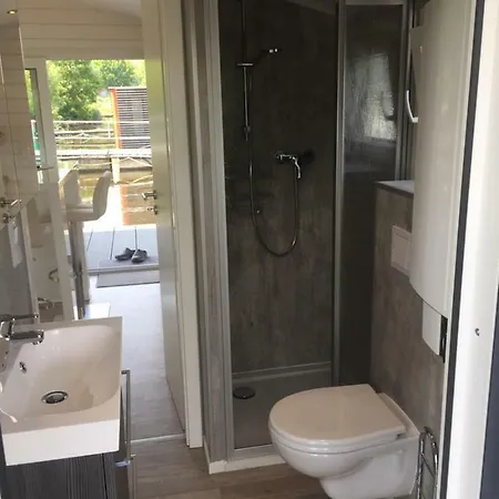 Hausboot Nordseekueste 보트호텔 빌헬름스하펜