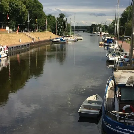 Hausboot Nordseekueste * Вильгельмсхафен