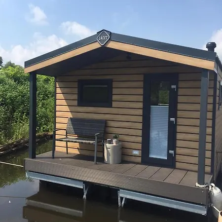 Hausboot Nordseekueste * فيلهلمسهافن