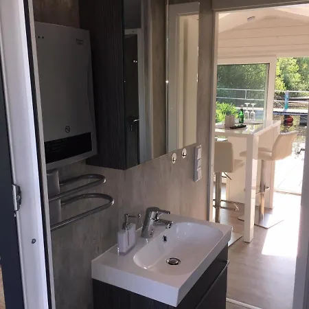 보트호텔 Hausboot Nordseekueste 빌헬름스하펜