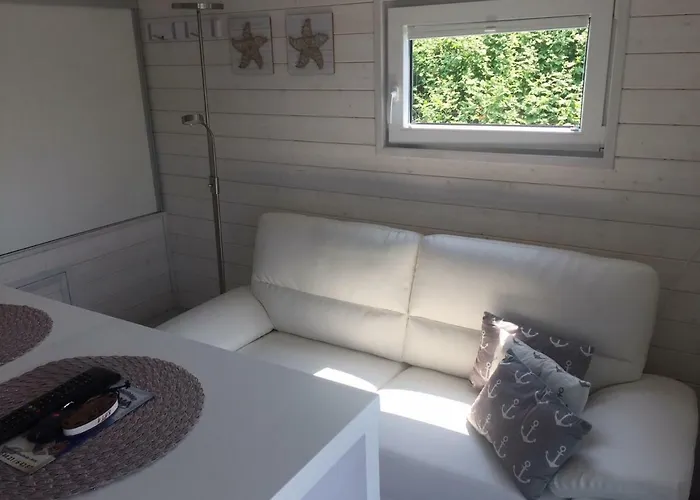 Hausboot Nordseekueste Вильгельмсхафен