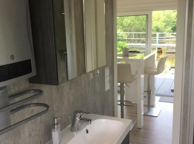 Hausboot Nordseekueste * Вильгельмсхафен